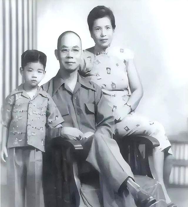 1950年吴石牺牲前，逼老婆打麻将：多年后妻儿活下来才懂这救命招