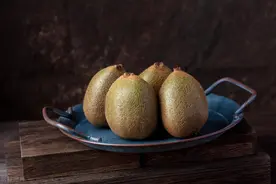 维生素C是苹果的21倍，这种秋季水果推荐3类人常吃！图片