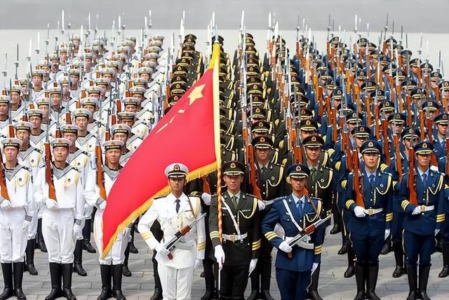 美国就算不发展，中国20年也追不上，九三阅兵打了多少专家的脸