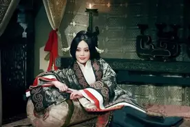 同样是太后怀孕，为何宣太后继续养男宠而赵姬被儿子秦始皇囚禁？图片