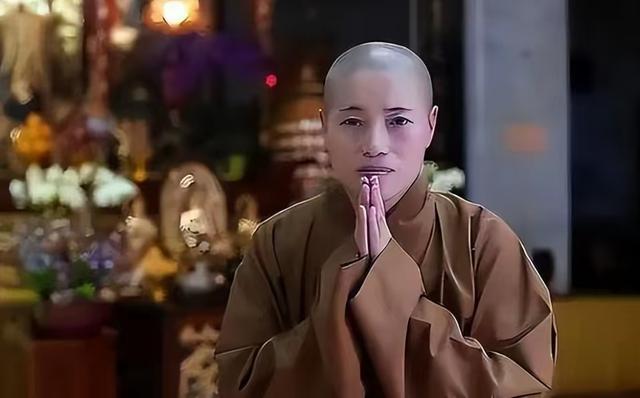 “风流尼姑”释智定落网，白天贪墨钱财，晚上与和尚醉生梦死！
