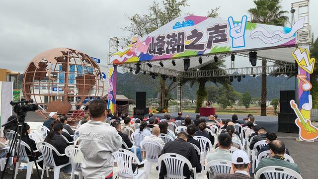 “携手黔西南 书香传文韵”读书交流活动在万峰林举行