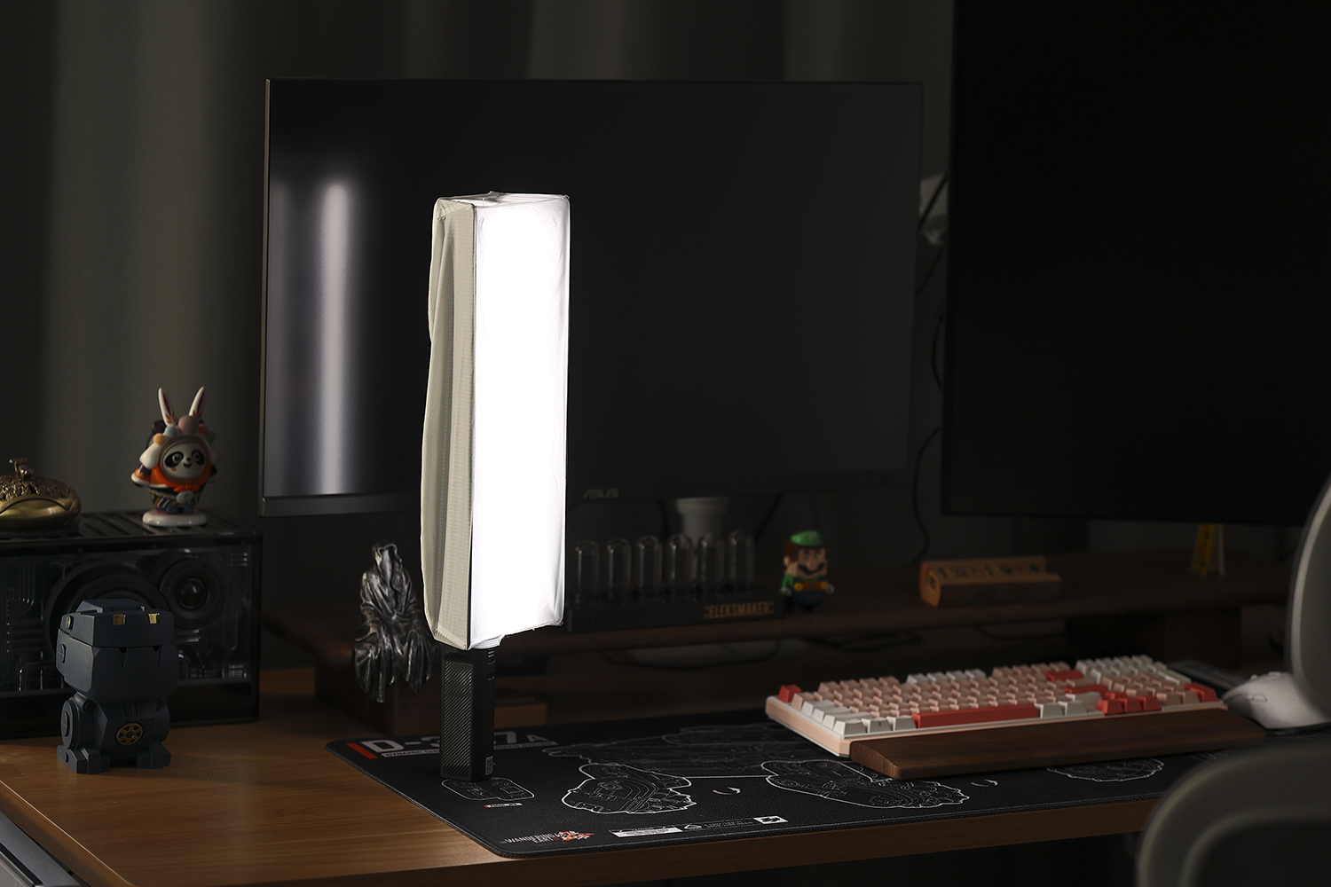 小巧精致易携带,神牛LC500Rmini棒灯轻松布光