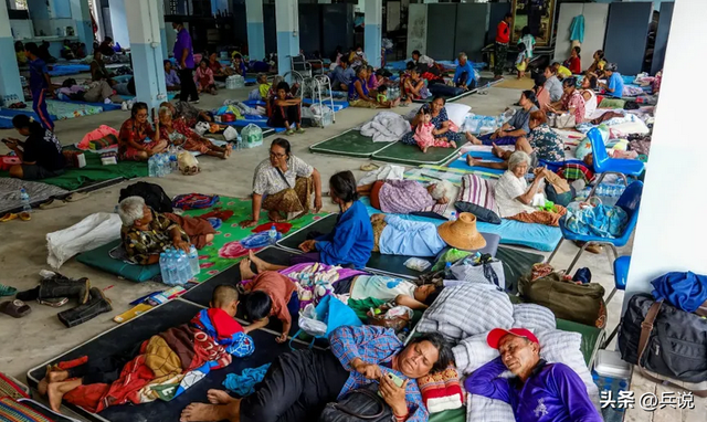 13线全面开火，泰柬冲突最大输家诞生，特朗普致电，中方终于发声