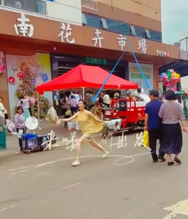 吴越的做法实在是太过浮夸，连表情管理都不要了，这是干嘛？