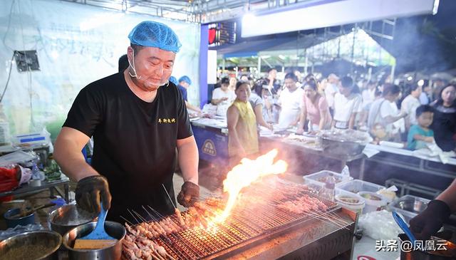 烟火升腾点燃千年古县盛夏—“沂水2025青岛啤酒美食节”盛大开幕