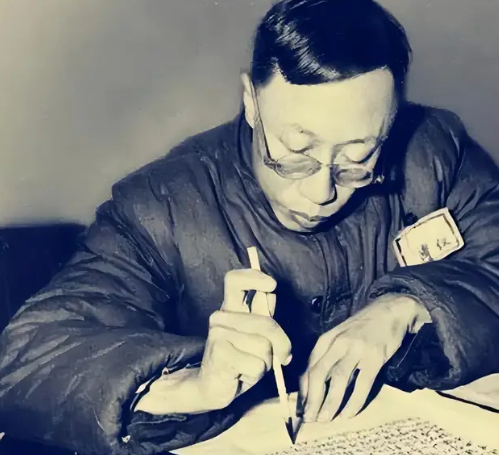 溥仪亲妹妹，活到2004年，临终前说了句溥仪一辈子都不敢说的话