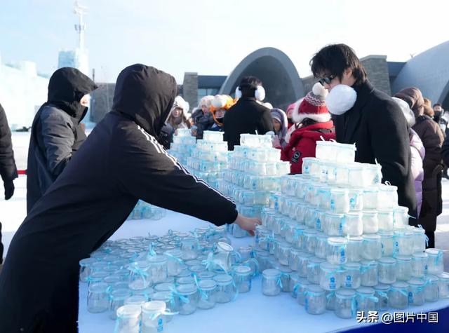 领首日冰 赏歌舞 第二十七届哈尔滨冰雪大世界开园活动连嗨三天