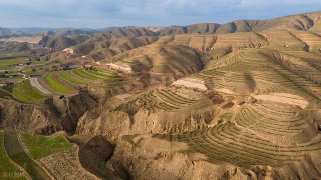 亲情在车轮上流淌 ——载着父母去旅行 黄土高坡