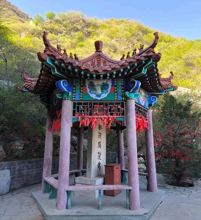 到河北张家口登鸡鸣山