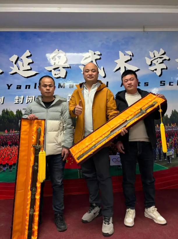 上梁不正下梁歪！他举报释永信，年收入超3.78亿，妻子是小三上位