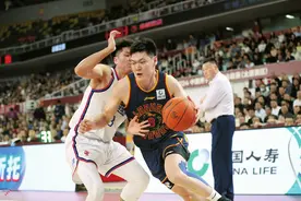 施韦德三分球投疯，张宁拼到腿抽筋 山西男篮打进季后赛图片