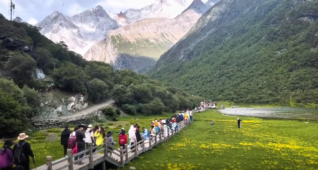 天道好轮回！57岁著名央视女主持王小丫，终于为自己的行为买单