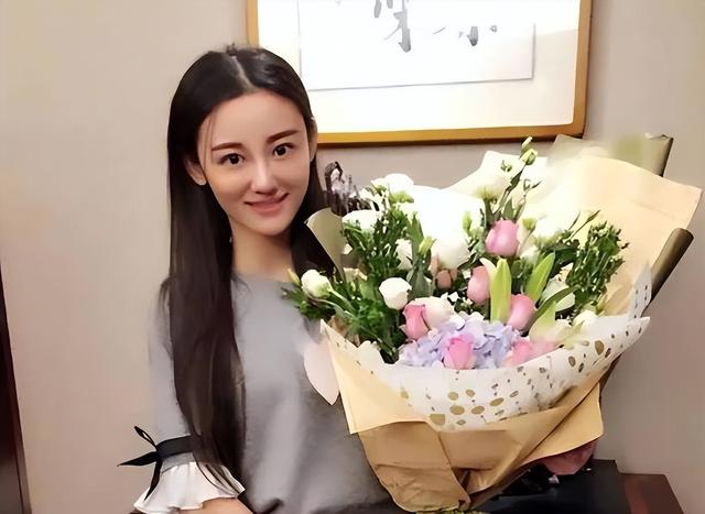 原来她早已去世！26岁全身溃烂不治而亡，被全家8口“吸血”多年