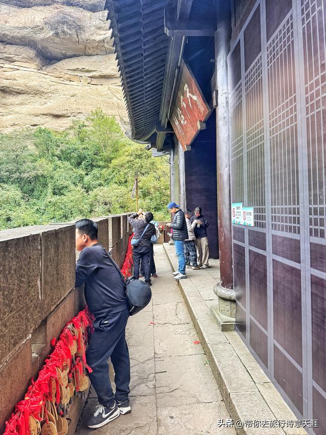 剑门关景区探寻古人入关的足迹