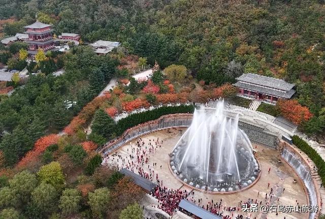 红叶落尽，赤山才露出真容颜！