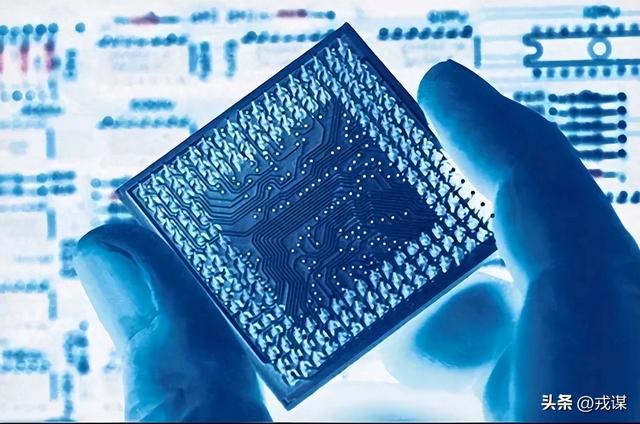 国产AI芯片真崛起了？靠堆卡硬刚英伟达，百亿市场真空被疯抢！