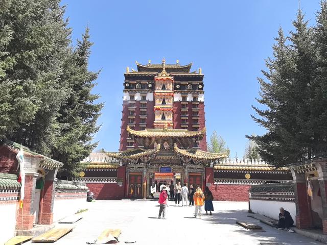 米拉日巴佛阁，甘南旅游重要一站，开宗立派各大师汇集，藏区唯一