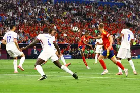 欧洲杯半决赛 西班牙2-1法国 靠乌龙球晋级的法国也是乌龙球送走图片