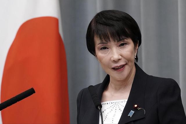 摊牌了！美国备战信号强烈，川普要“砍官增兵”，第一波福利已发