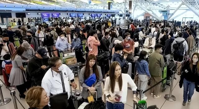 大量日本游客涌入北京，打着旅游幌子不去旅游不吃美食，为啥来？
