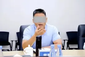 男子举报区长亲吻搂抱其妻，当事人：还拍我老婆屁股，纪委已介入图片