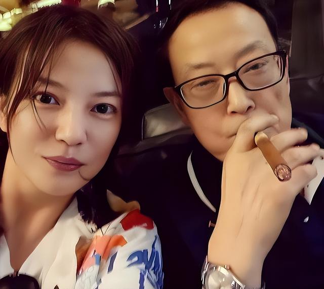 封杀四年，49岁赵薇突传消息，因胃癌去世传闻5个月前就真相大白