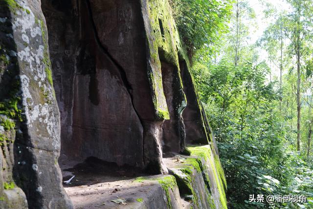 巴蜀石刻：寻访广安岳池坪滩东岩寺摩崖造像