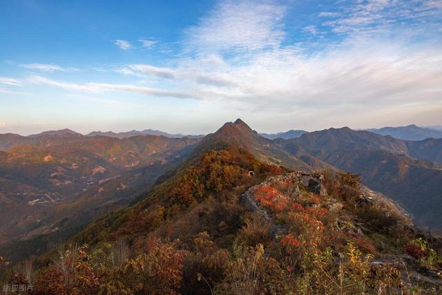 秋日爬山徒步文案，这样发句句秒赞