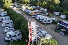 “房车+露营”说走就走～“90后”“00后”成为租房车自驾游新主力图片