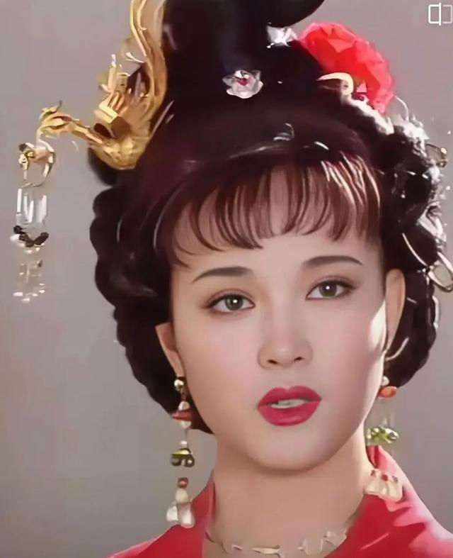 钱再多有什么用？75岁的“风流妖精”刘晓庆，已经走上另一条道路