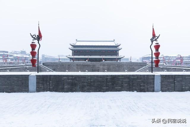 2月23日，“秦皇”开着公交带你看大雪中的西安十景。