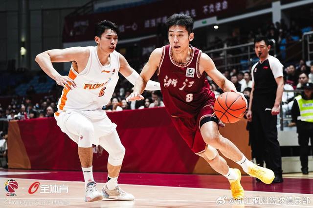 CBA最新积分榜，辽宁险胜大黑马，浙江终获首胜，北京胜露冠军相