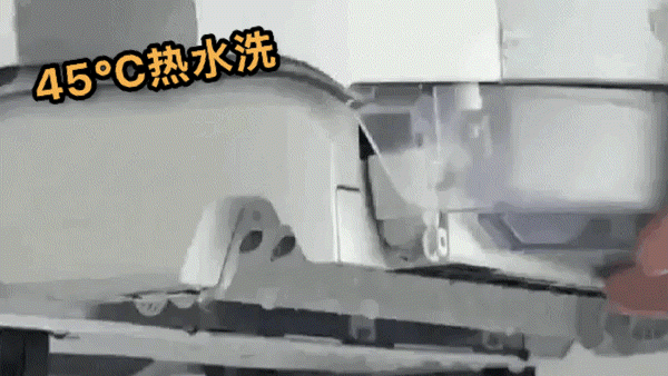 履带式洗地，云鲸J6扫地机器人别太离谱！智能洗地时代终于来了！