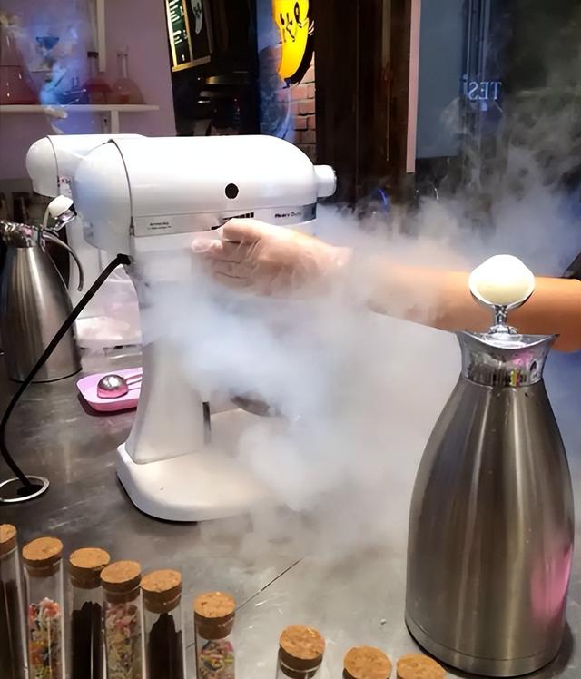 温度降到-273.15℃就停了？这有零有整的数字，是如何计算出来的