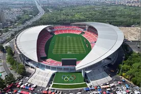 本周六，辽宁铁人队将在铁西体育场比赛，公安交警提示观赛请乘坐公共交通工具图片