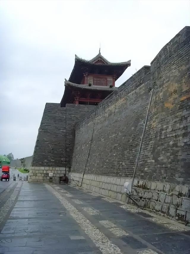 中国最坚固的古城：铁汁浇灌千年不涝，红军八次攻城均以失败告终