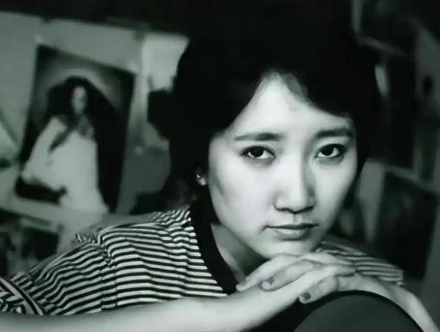 王刚没想到，离婚24年，成方圆会以这种方式，给自己上了生动一课