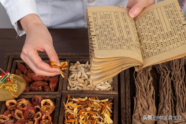 中医：脾阳不振，则寒湿内生，治虚寒最好的方法就是温中！