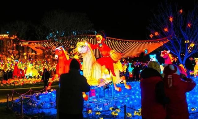 奇幻灯节来袭：孙悟空亮相北京世园，夜色中的神话之旅