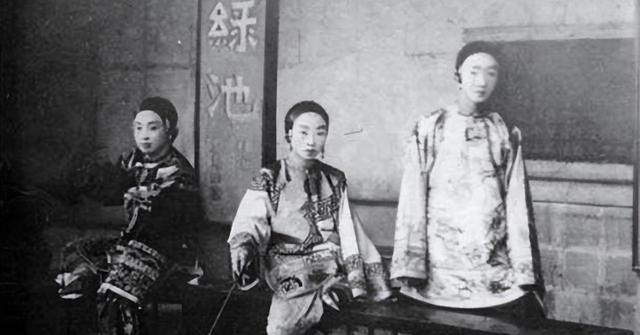 他寻花问柳40年，体验上百名妓后，写下大尺度日记至今仍受追捧