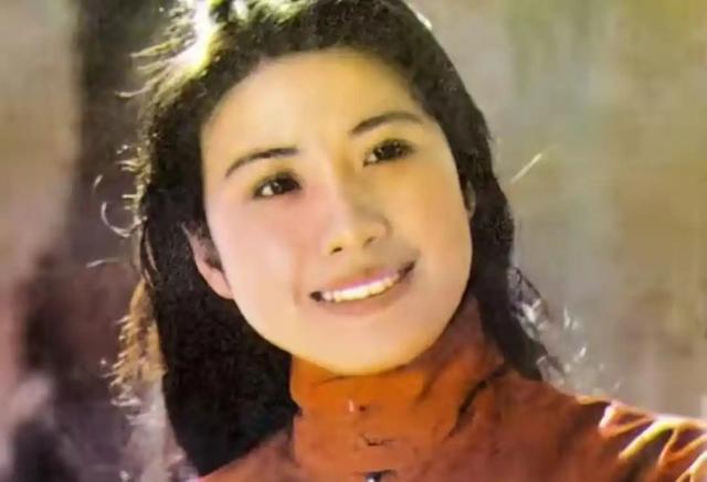 被丁克耽误半生，51岁她拼命生下一儿一女，如今活成女人的羡慕