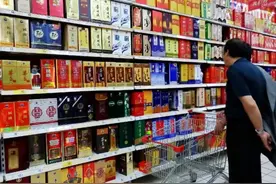 今天才知道，粮食酒“记号”就写在瓶身上，挑酒时看一眼立马明白图片