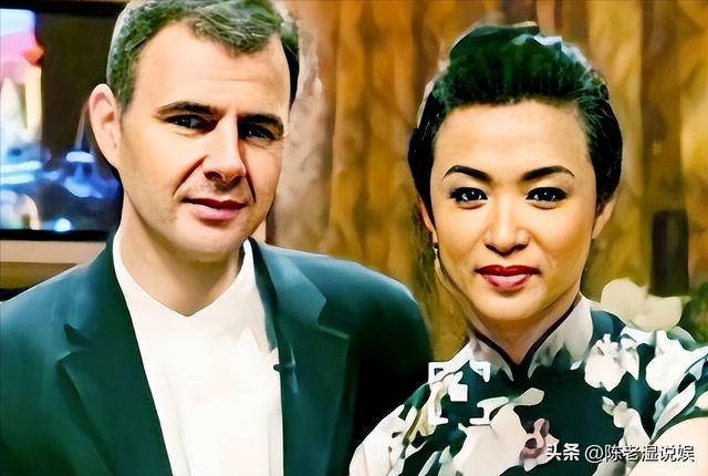 逃到国外半年多，58岁金星近照曝光，终究还是把自己活成了笑话