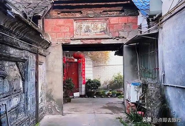 成都崇州最原始的3处老街，古朴原始被严重低估，土美食香味诱人