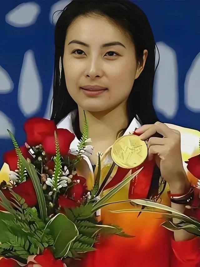 霍震霆没想到，44岁儿媳郭晶晶再次官宣喜讯，让整个阔太圈沉默了