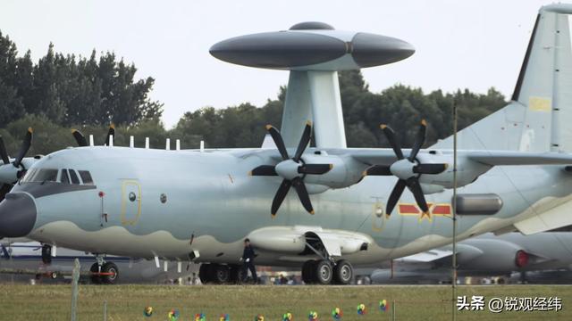 央视公开兵推画面，8架歼16对6架“阵风”，网友称“太富裕”