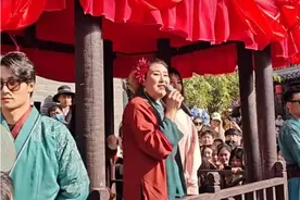 开封王婆为什么急流勇退了？背后这个原因让人扎心！图片