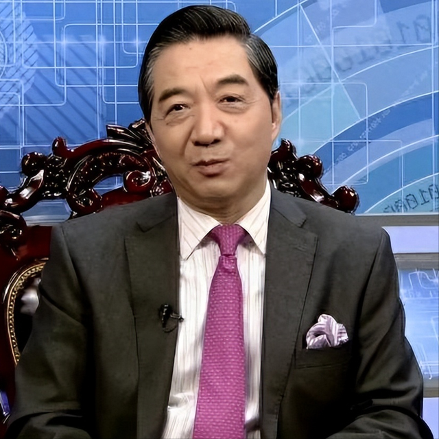 张召忠：美国就算一动不动，中国20年也追不上，中美差距那么大？