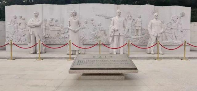 《沉默的荣耀》热播后	，西山无名英雄广场迎来瞻仰热潮
